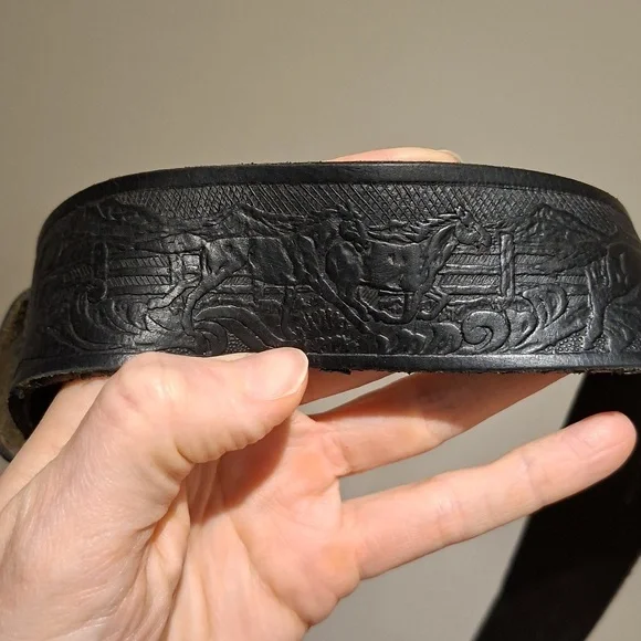 Men's Black Genuine Leather Embossed/Etched Belt with Horse Design (Size US 40) - Picture 4 of 10